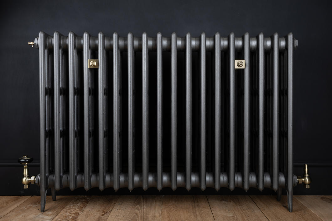 Traditional Victorian 4 column 760mm 18 section cast iron radiator