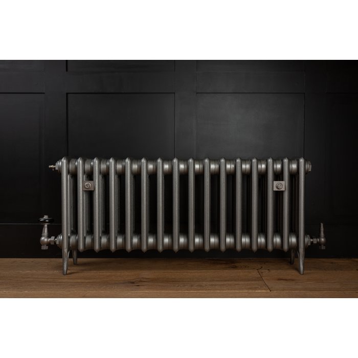 Traditional Victorian 4 Column 460mm Cast Iron Radiator 16 Section GM with Gun Metal Accessories (CDC-460-16-GMGM-BUND)