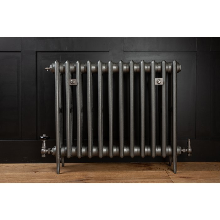 Traditional Victorian 4 Column 660mm Cast Iron Radiator 12 Section GM with Gun Metal Accessories (CDC-660-12-GMGM-BUND)