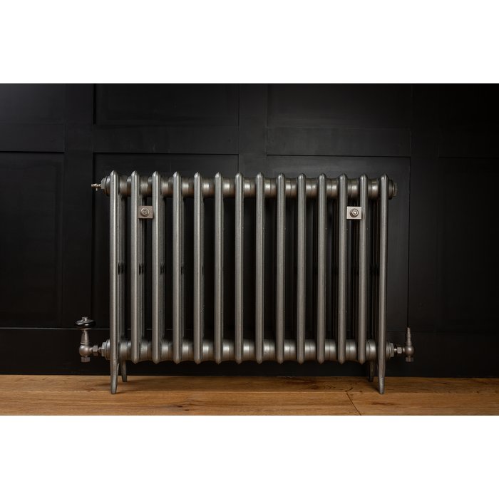 Traditional Victorian 4 Column 660mm Cast Iron Radiator 14 Section GM with Gun Metal Accessories (CDC-660-14-GMGM-BUND)