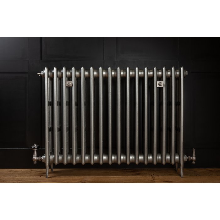 Traditional Victorian 4 Column 760mm Cast Iron Radiator 16 Section GM with Gun Metal Accessories (CDC-760-16-GMGM-BUND)